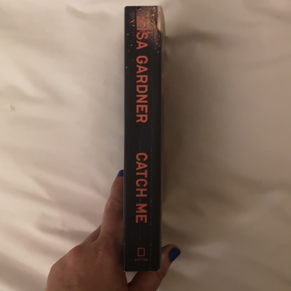 Catch me by Lisa Gardner - Picture 3 of 3